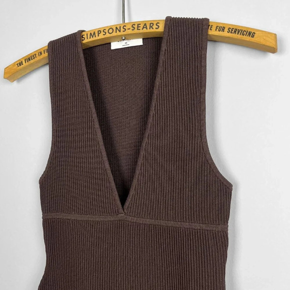 Aritzia Babaton Womens XS Sculpt Knit Ribbed Deep  V Neck Mini Dress Dark Brown - Picture 3 of 5